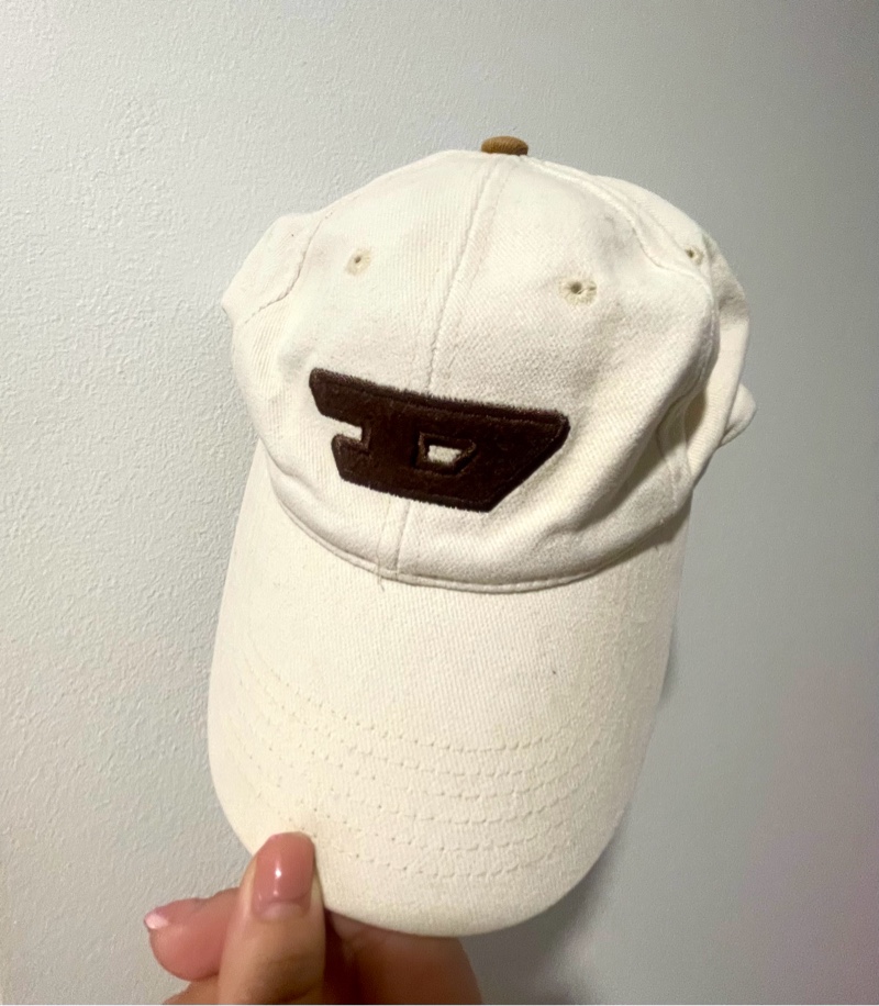 Beige Diesel Vintage lippalakki