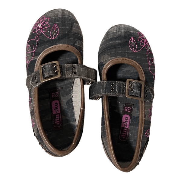 Din sko brown flats