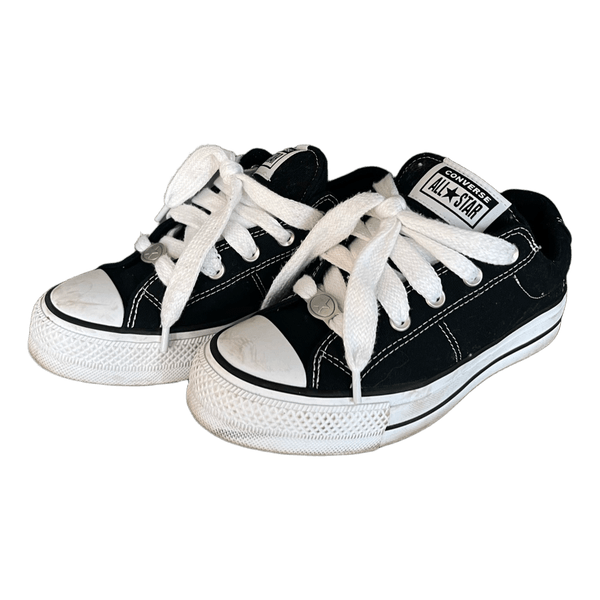 Mustat Converse tennarit