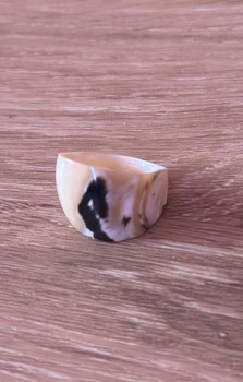 Beige marbled ring