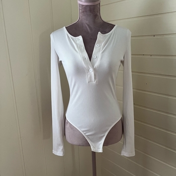 White long sleeve bodysuit