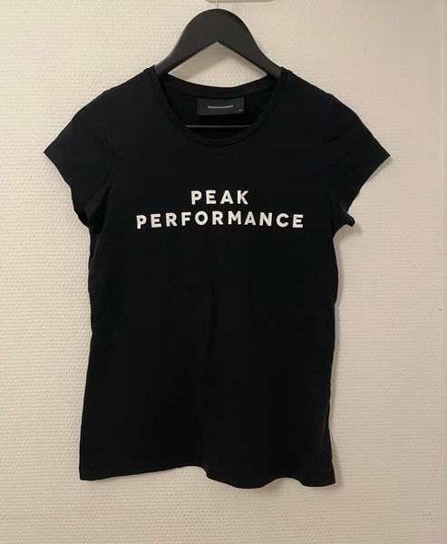 Peak Performance musta t-paita (naisten XS)