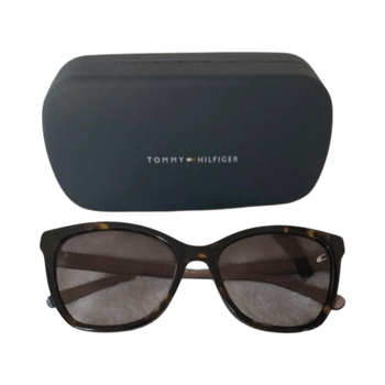 Uudet Tommy Hilfiger ruskeat aurinkolasit (koko 54)