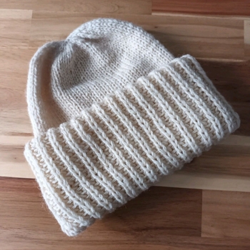 Handmade beanie, cream