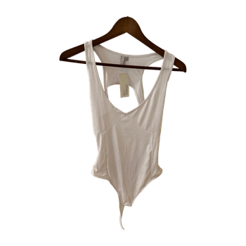 Valkoinen body