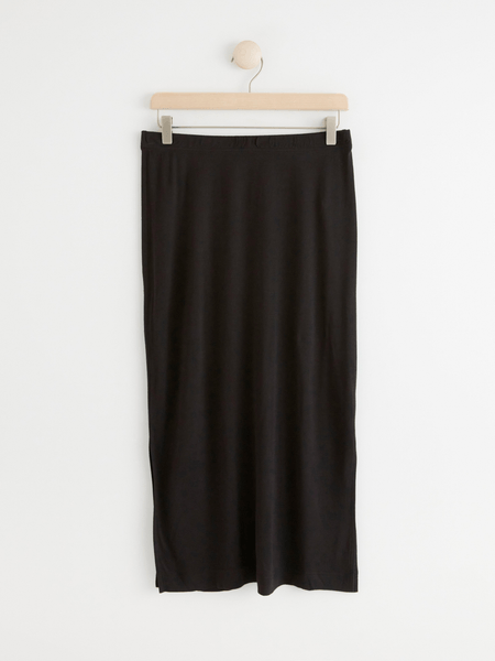 Black knitted skirt
