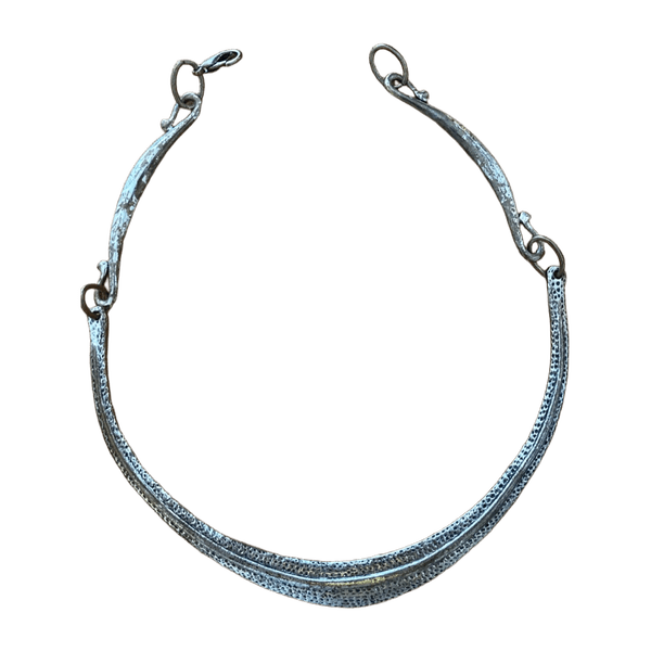 Silver colored necklace/halsband/kaulakoru