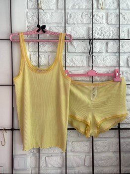 Victoria’s Secret set 💛