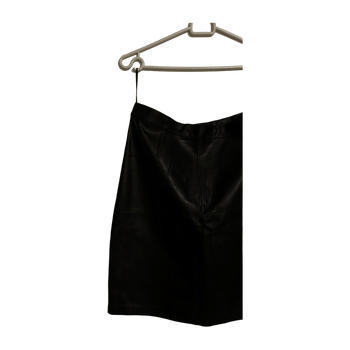 Noisy may dress