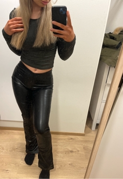 leveä lahkeiset halkiolliset nahkahousut