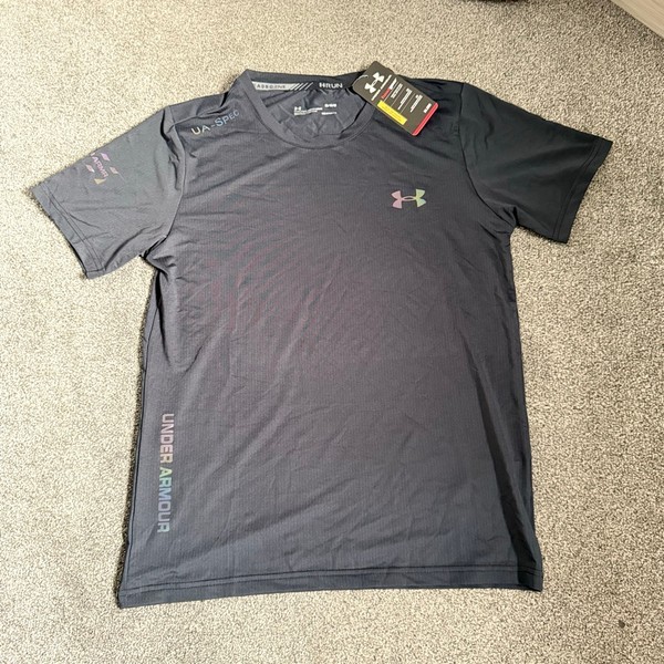 Under Armour T-shirt