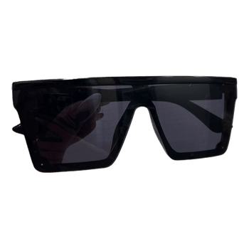 Black square sunglasses