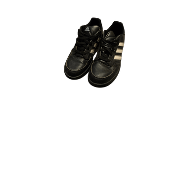 Musta adidas tennari