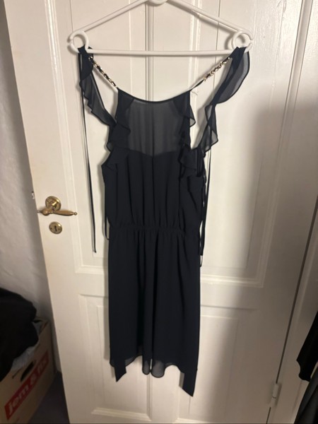 Sort chiffon kjole