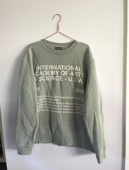 Collegepaita, L