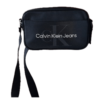 Calvin Klein Jeans musta olkalaukku 