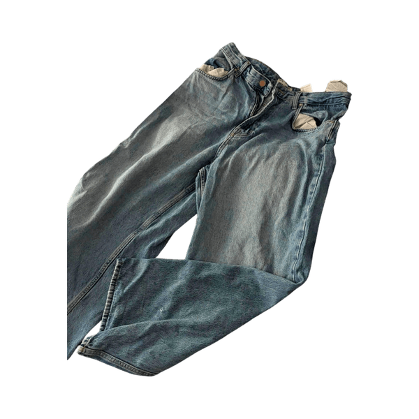 Vaaleansiniset baggy farkut