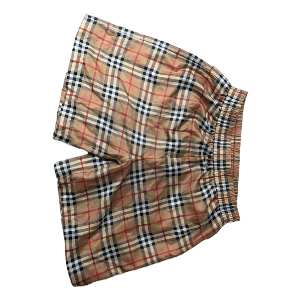 Ruudulliset Burberry shortsit