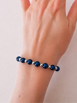 Blue bead bracelet