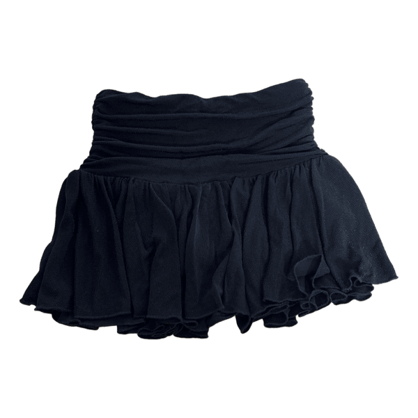 Sort skort med flæser