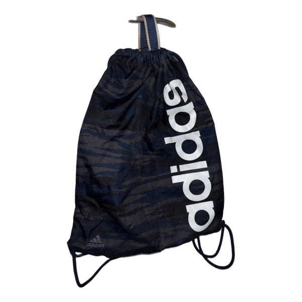 Adidas jumppapussi