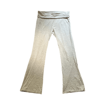 Harmaat leveälahkeiset leggingsit