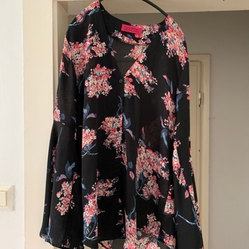 Boohoo blouse