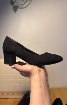 Mustat Marco Tozzi korkokengät