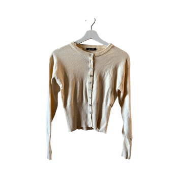 Klassinen vaaleankeltainen neule