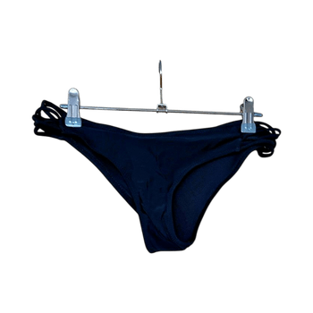 Mustat bikinihousut