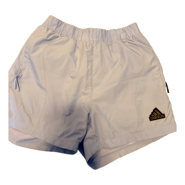 Lyseblå adidas sportsshorts