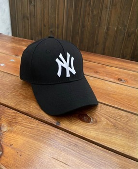 Black New era cap