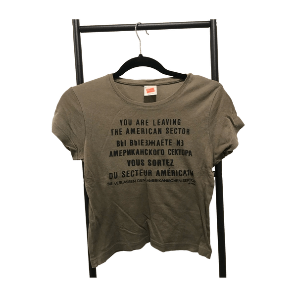 Hanes top