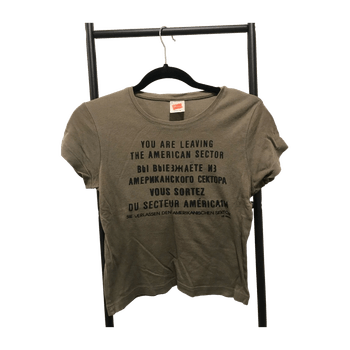 Hanes top