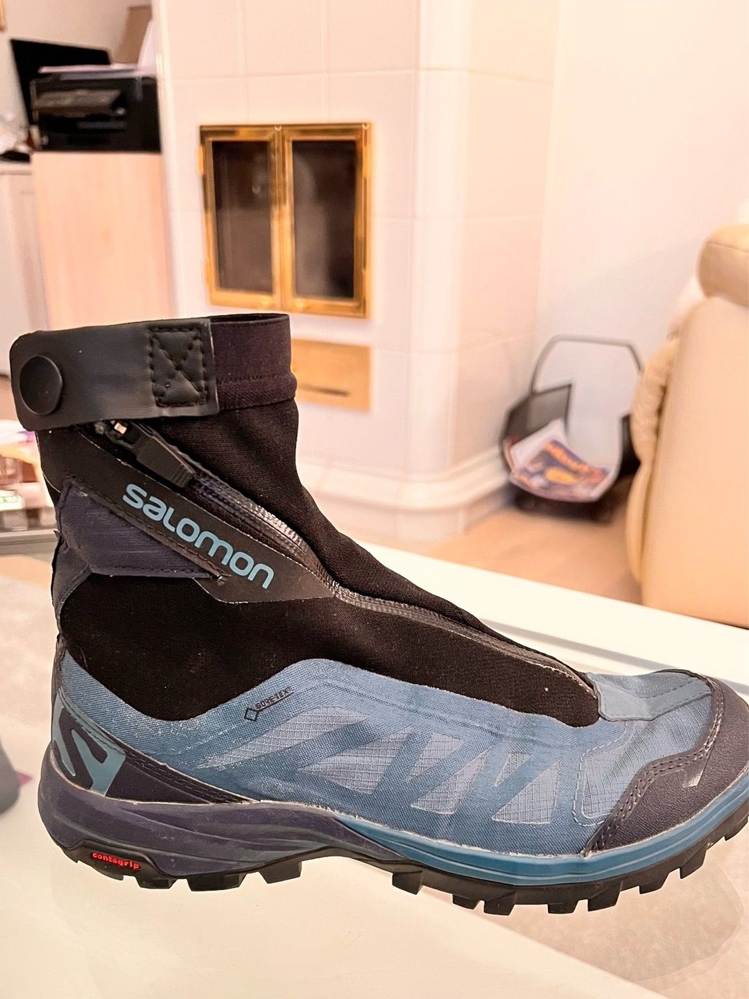 Salomon sports shoes