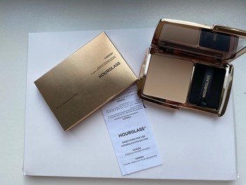 Hourglass vanish pressed powder