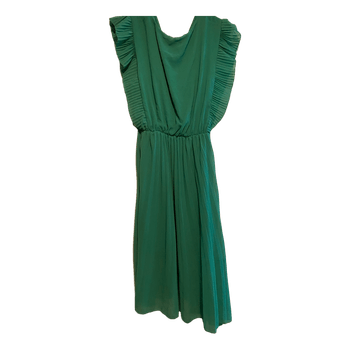 Pidulikum, pikem kleit. Green pleated dress