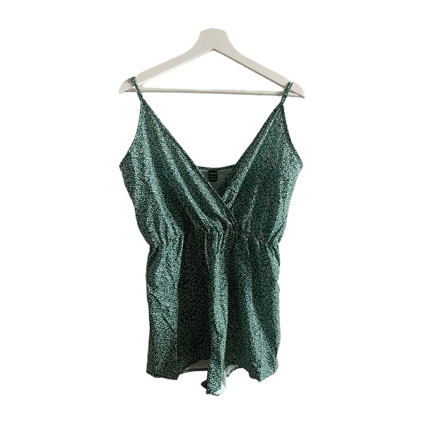 Shortsi-asu clothing