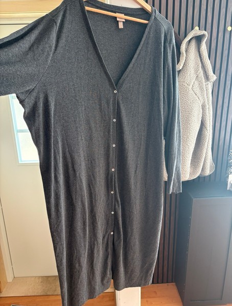 H&M harmaa neulemekko