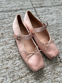 Vaaleanpunaiset ballerinat remmillä 40