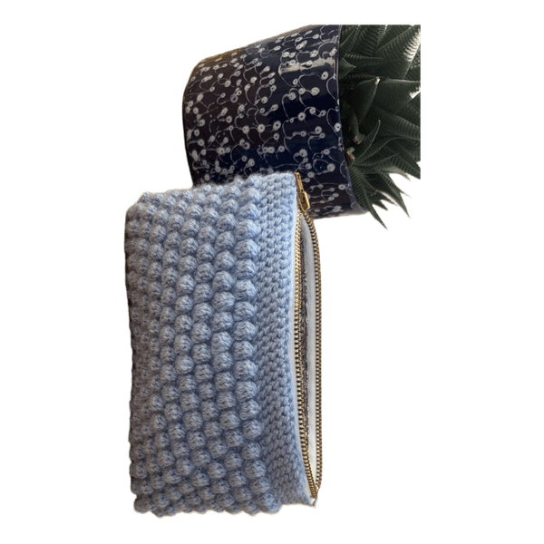Lyseblå clutch