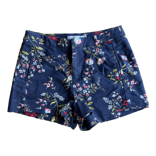 Kukkakuviolliset shortsit