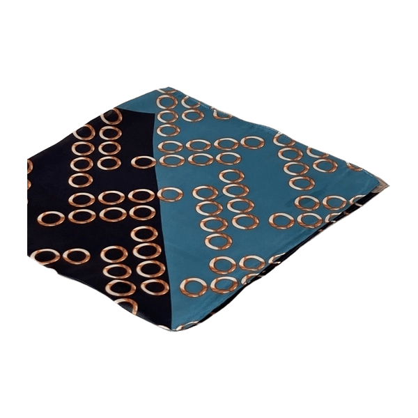 Pupu station scarf