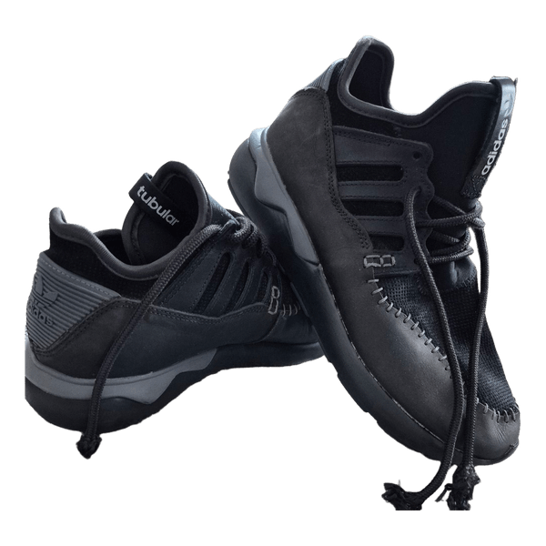 Juodi Adidas Tubular sportbačiai