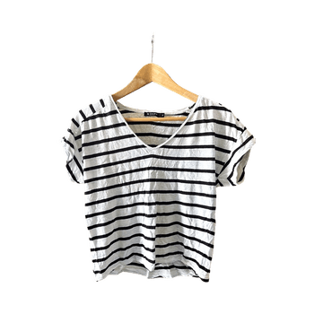 Striped v-neck t-shirt