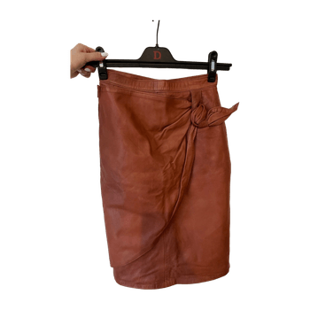 Ün.er skirt