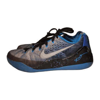 Nike sports shoes