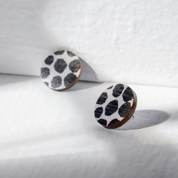 Kide studs earrings