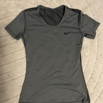 Nike urheilupaita