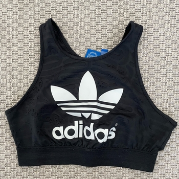 Urheilutoppi Adidas
